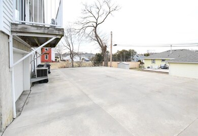 2922 Johnson Ave NW, Cedar Rapids, IA 52405 - photo 3