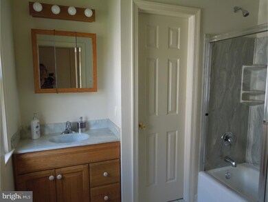 31 E 4th St, Lansdale, PA 19446 - photo 4