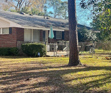 2402 Hilltop Dr, Albany, GA 31707 - photo 2