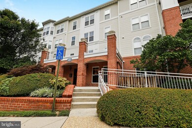 2931 Deer Hollow Way unit 101, Fairfax, VA 22031 - photo 4