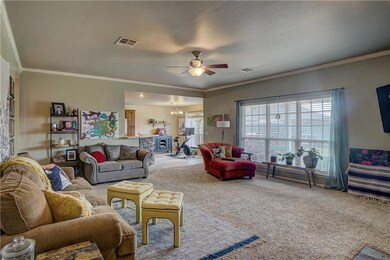 1927 Ridge Crest Dr, Shawnee, OK 74804 - photo 3