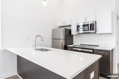 70-78 Roseville Ave unit 2E, Newark, NJ 07107 - photo 6