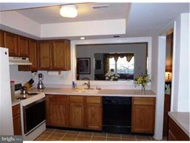 8637 Trumbauer Dr, Glenside, PA 19038 - photo 4