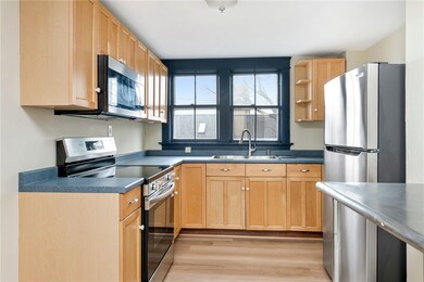 427 Spring St unit 3, Newport, RI 02840 - photo 4