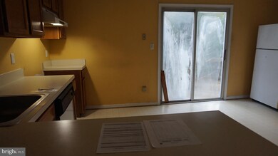 16334 Taconic Cir, Dumfries, VA 22025 - photo 4