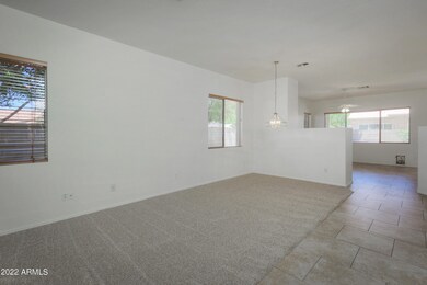 LIVING/DINING