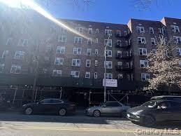 4240 Bowne St unit 2J, Flushing, NY 11355 - photo 2