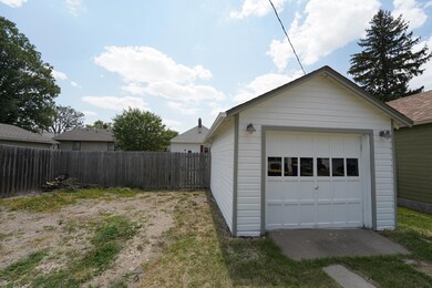 507 4th St SE, Jamestown, ND 58401 - photo 7