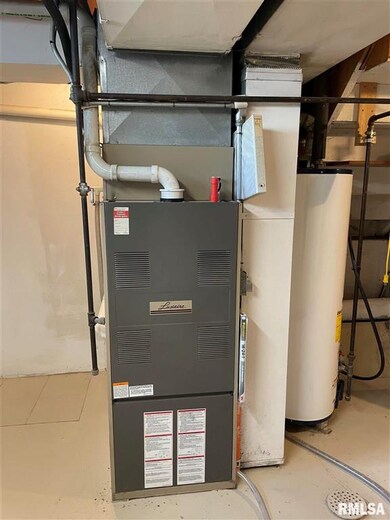 5105 Warren St, Davenport, IA 52806 - photo 7