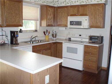 235 Sycamore Dr, Circleville, OH 43113 - photo 7