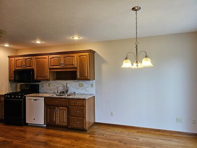 3129 Glenview Dr unit 8, Anderson, IN 46012 - photo 5