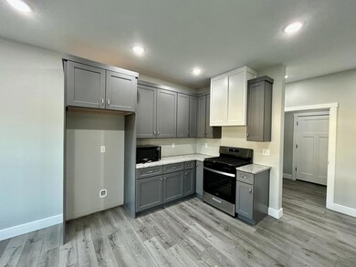Custom Cabinetry/Soft Close Cabinets