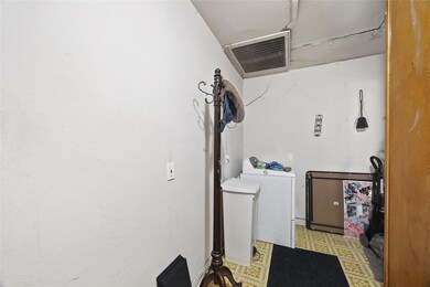 1207 Whaley Dr, Gainesville, TX 76240 - photo 6