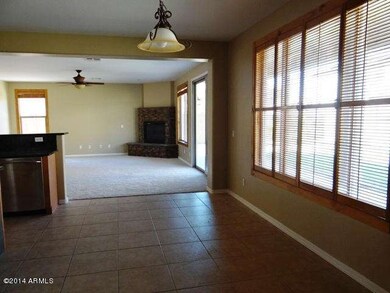 eat in to family room