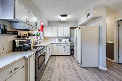 773 Treadwell Dr, Hurst, TX 76053 - photo 7