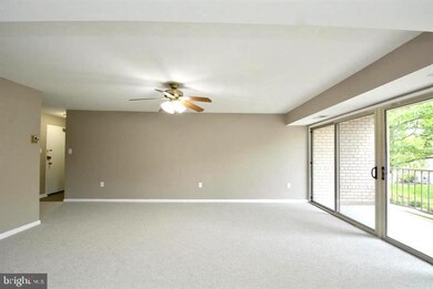 19 Canterbury Square unit 202, Alexandria, VA 22304 - photo 4
