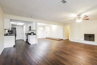 16422 Oxnard Ln, Friendswood, TX 77546 - photo 7