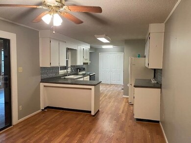 305 Cornell Dr, Warner Robins, GA 31093 - photo 4