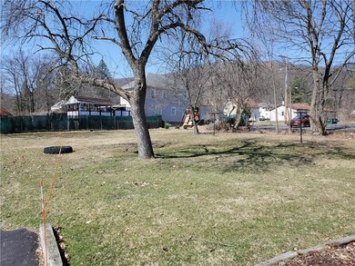 404 N Broadway, Wind Gap, PA 18091 - photo 4