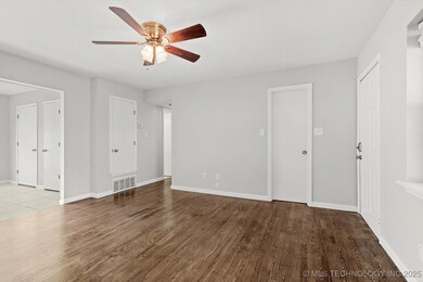 13803 S Hickory St, Glenpool, OK 74033 - photo 5