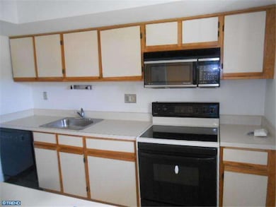 21 Kearney Dr, North Wales, PA 19454 - photo 2