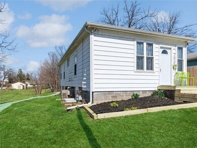 204 N 13th Ave W, Newton, IA 50208 - photo 3