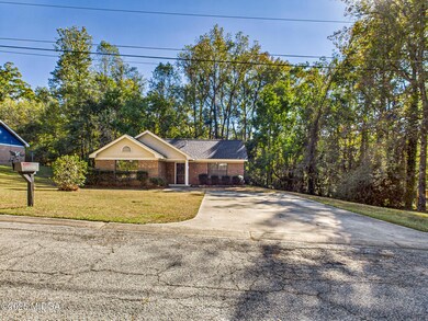 CAM03843G0-PR0124-STILL015