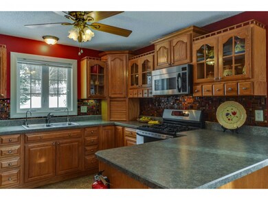 919 Hillview Rd, Richmond, VT 05477 - photo 4