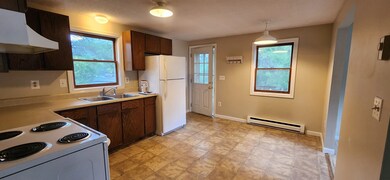 28 Townhouse Rd, Allenstown, NH 03275 - photo 2