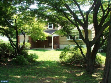 1069 Willow St, Southampton, PA 18966 - photo 5