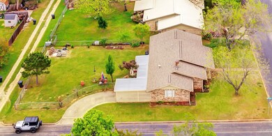 112 Glenmoor Dr, Fredericksburg, TX 78624 - photo 6