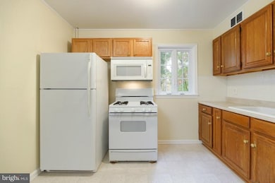 232 Manassas Dr, Manassas Park, VA 20111 - photo 5