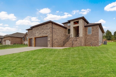 2118 N Bradbury Ln, Ozark, MO 65721 - photo 2