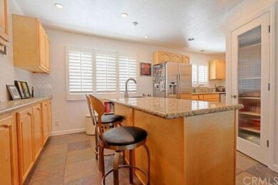 Kitchen island/breakfast bar for casual dining