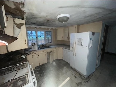 24 Spaulding St, Milford, NH 03055 - photo 4