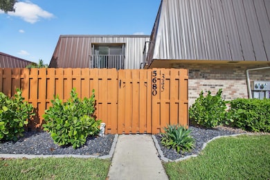 5680 SE Windsong Ln unit 345, Stuart, FL 34997 - photo 2