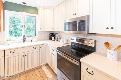 62 Celeste Dr, Rensselaer, NY 12144 - photo 7