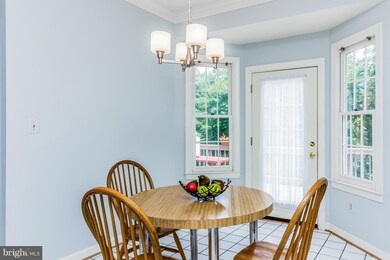 9275 Hampton Hunt Dr, Fairfax Station, VA 22039 - photo 7