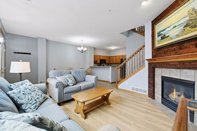 1976 Clover Ridge Dr, Chaska, MN 55318 - photo 5