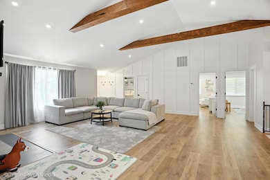 815 Schilling DrDyer IN (NK)-24