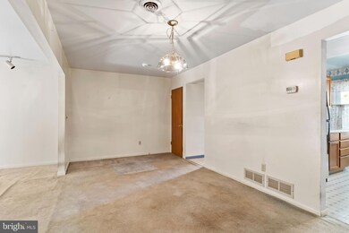 1145 Pheasant Dr N, Carlisle, PA 17013 - photo 6