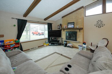 112 Sherwood Ave-103