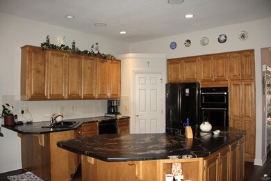 1509 Williamsburg Dr, Manhattan, KS 66502 - photo 3
