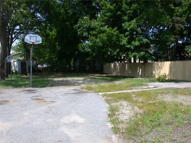 159 Rutherglen Ave, Providence, RI 02907 - photo 6