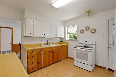 612 Greenway Dr, Hurst, TX 76053 - photo 6