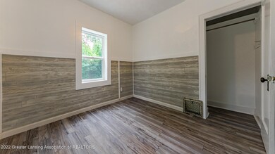 211 W Berry Ave, Lansing, MI 48910 - photo 6
