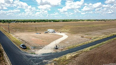 103 Cr 4401, Hondo, TX 78861 - photo 2