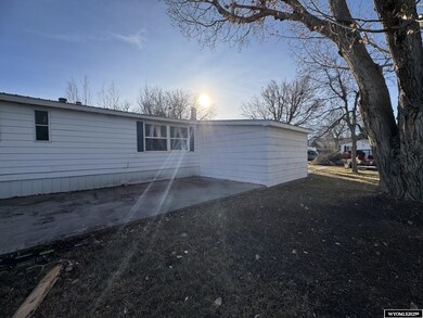 980 Riverview Dr, Lander, WY 82520 - photo 2