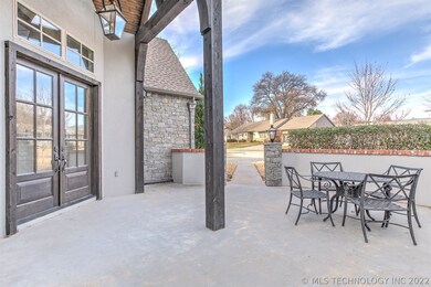 Impressive Entry Courtyard with Gas Light Lanterns