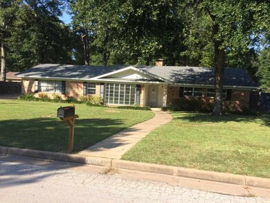 1800 Sybil Ln, Tyler, TX 75703 - photo 2